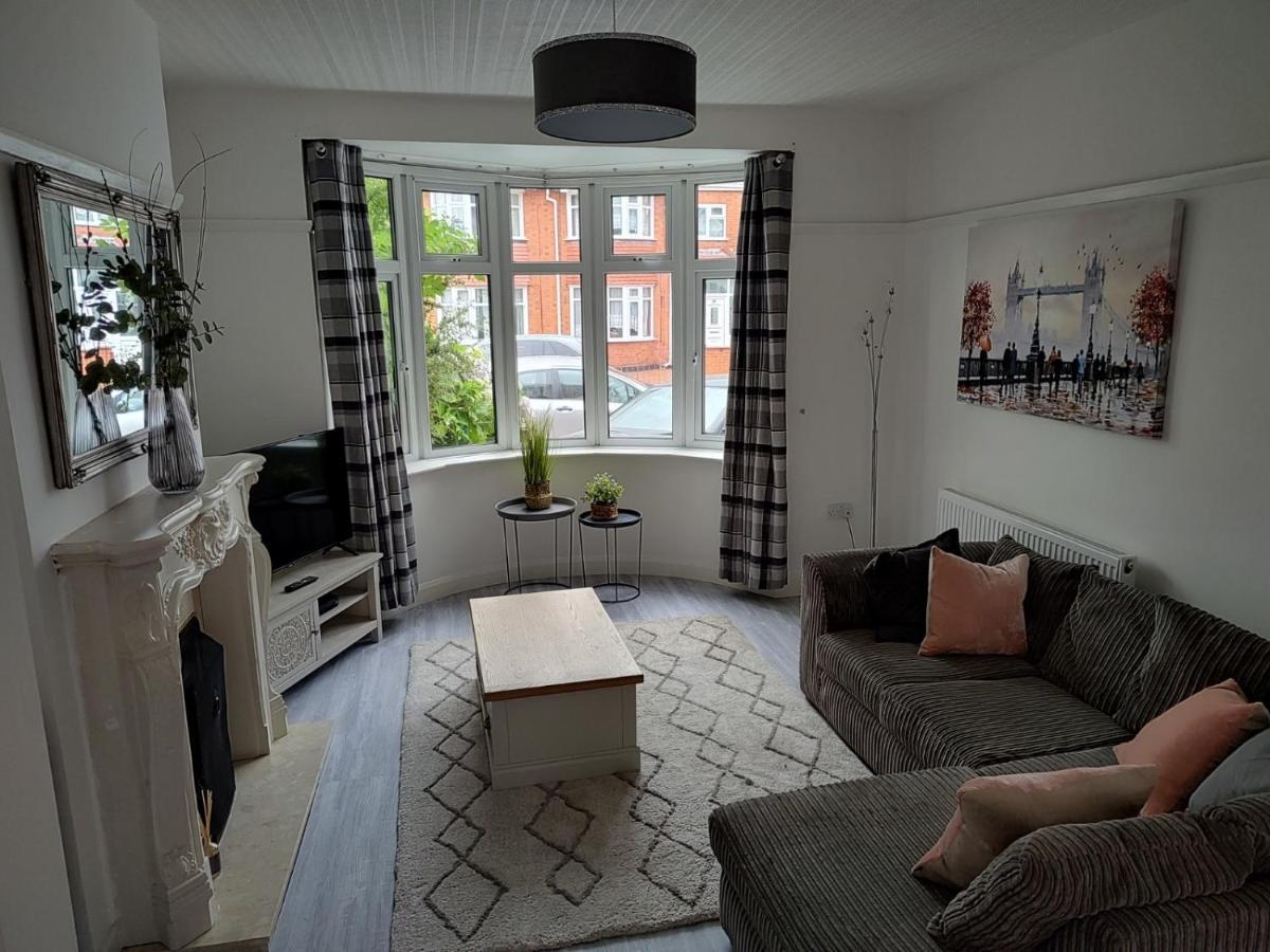Wavertree Drive 3 Bed Contractor Home In Лестер Экстерьер фото