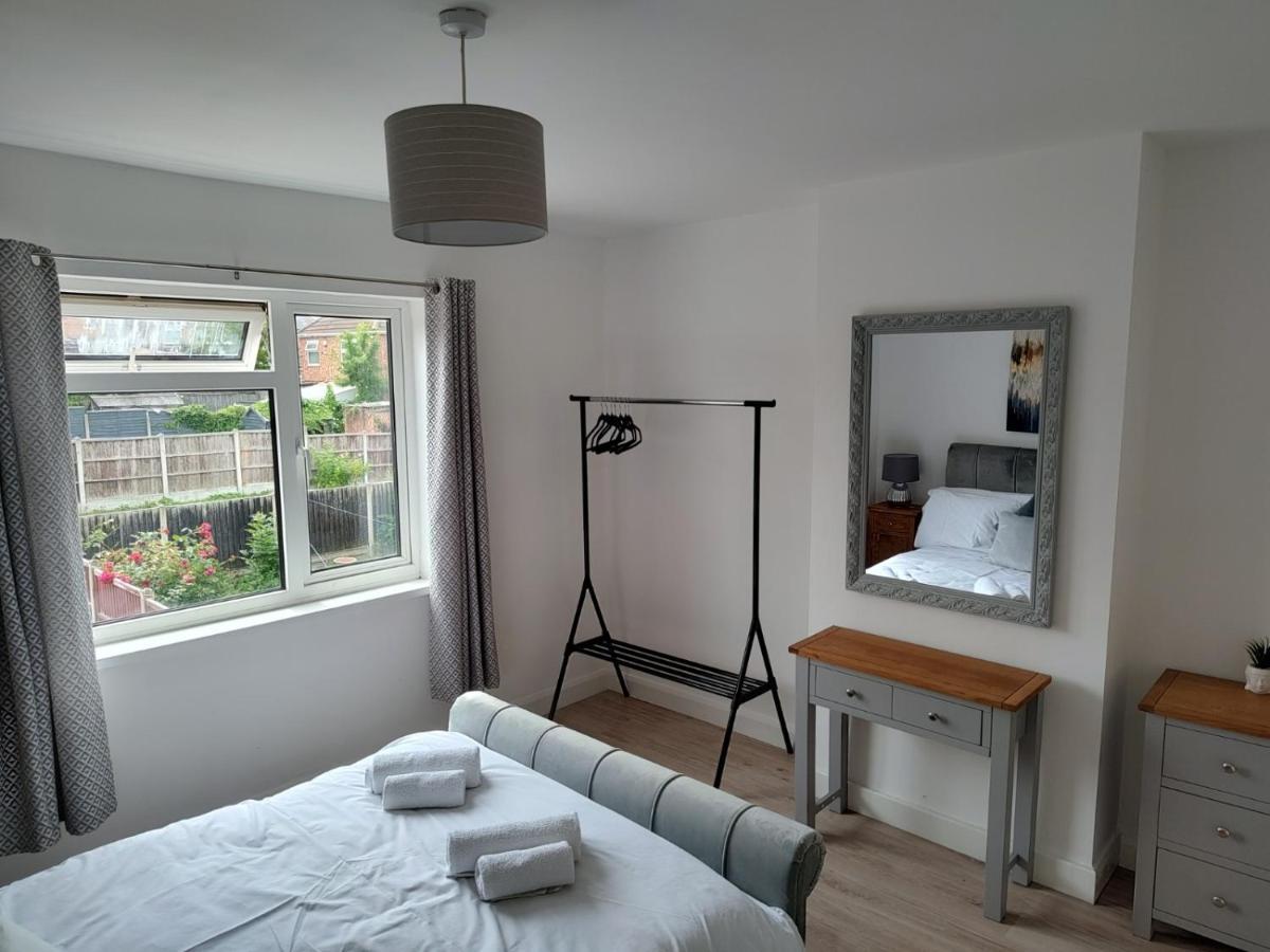 Wavertree Drive 3 Bed Contractor Home In Лестер Экстерьер фото